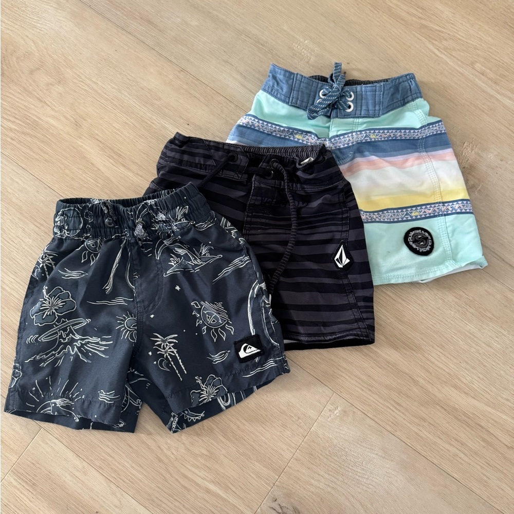 Quiksilver Kids' Black and Blue Shorts Set